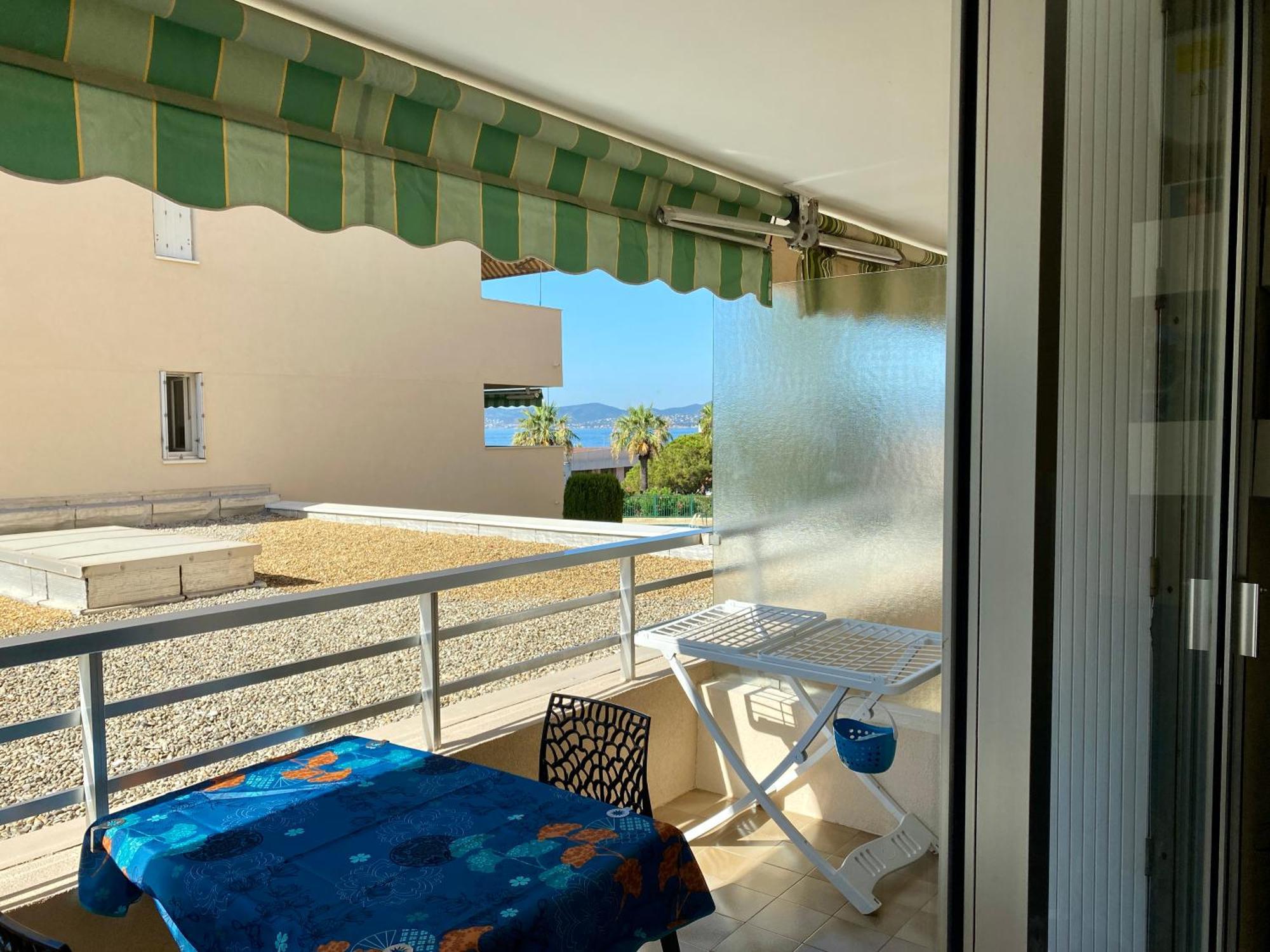 Studio 127, Vue Mer Et Piscine, Port Santa Lucia Apartment Saint-Raphaël Exterior foto